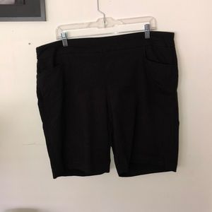 Plus Size Women’s Shorts Size 2XL 18-20 W